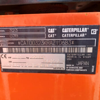 Caterpillar 323 07B rupsgraafmachine