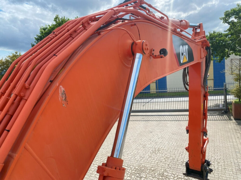 Caterpillar 323 07B rupsgraafmachine