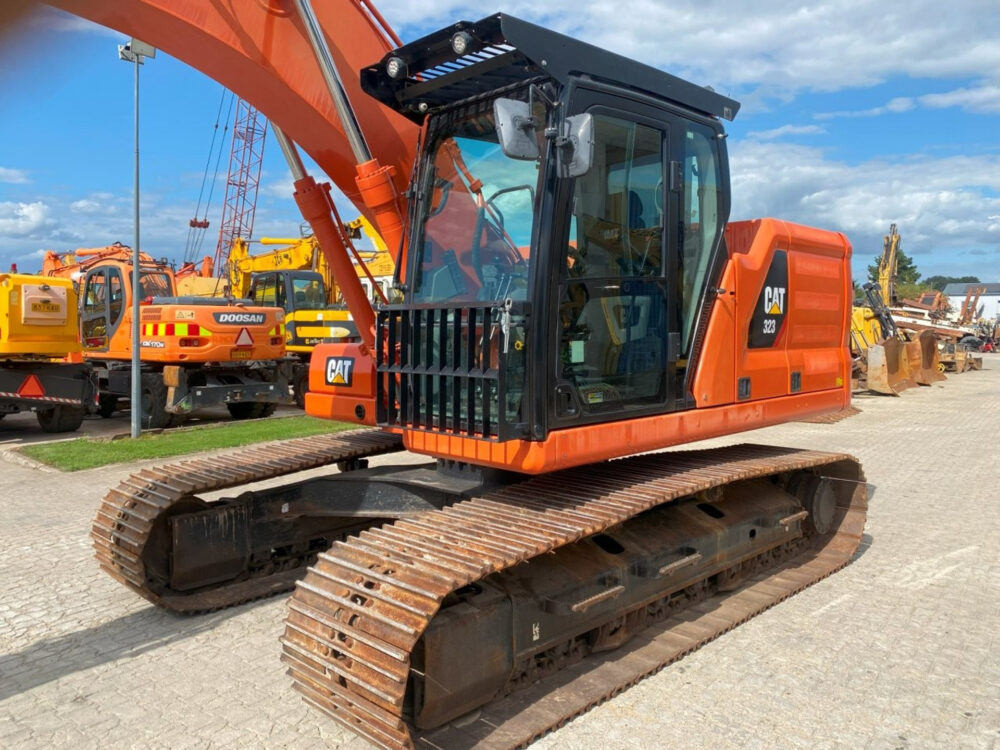 Caterpillar 323 07B rupsgraafmachine