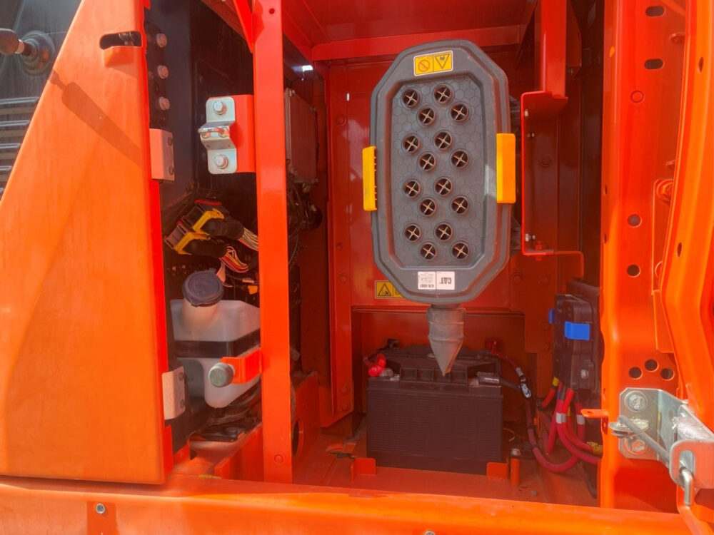 Caterpillar 323 07B rupsgraafmachine