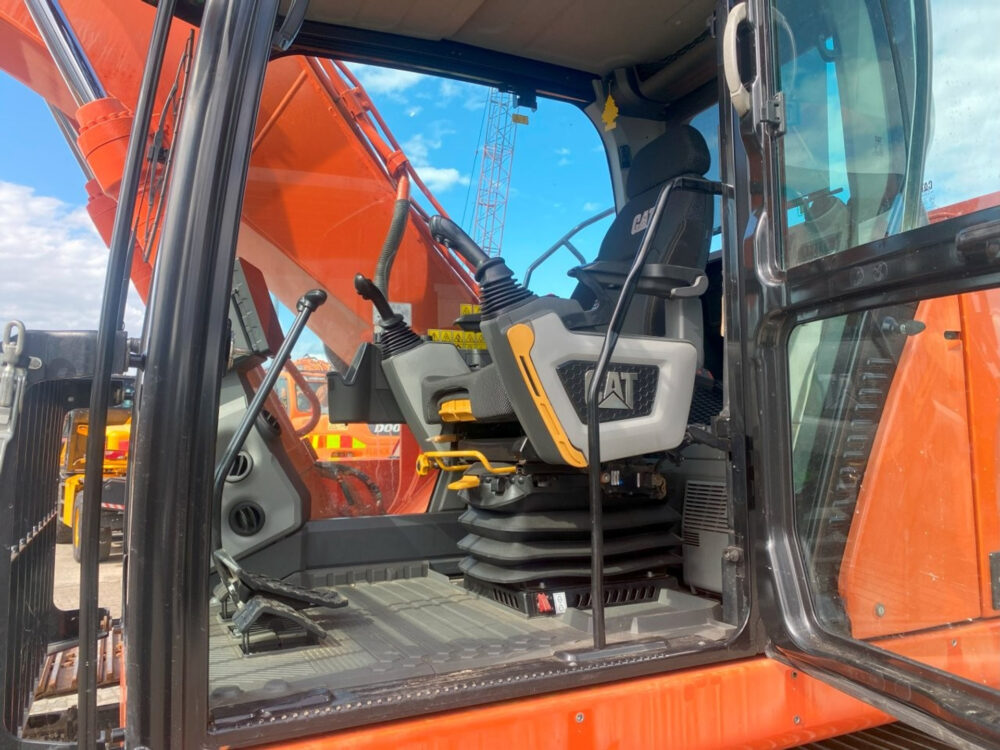 Caterpillar 323 07B rupsgraafmachine