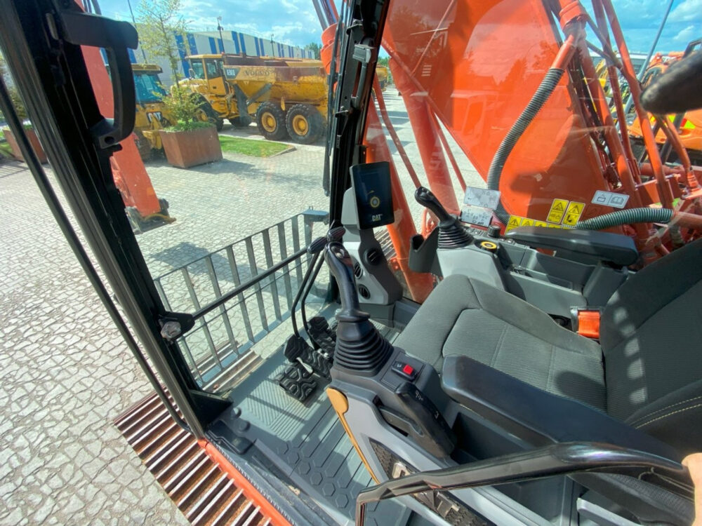 Caterpillar 323 07B rupsgraafmachine