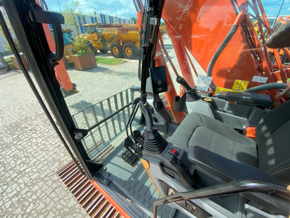 Caterpillar 323 07B rupsgraafmachine