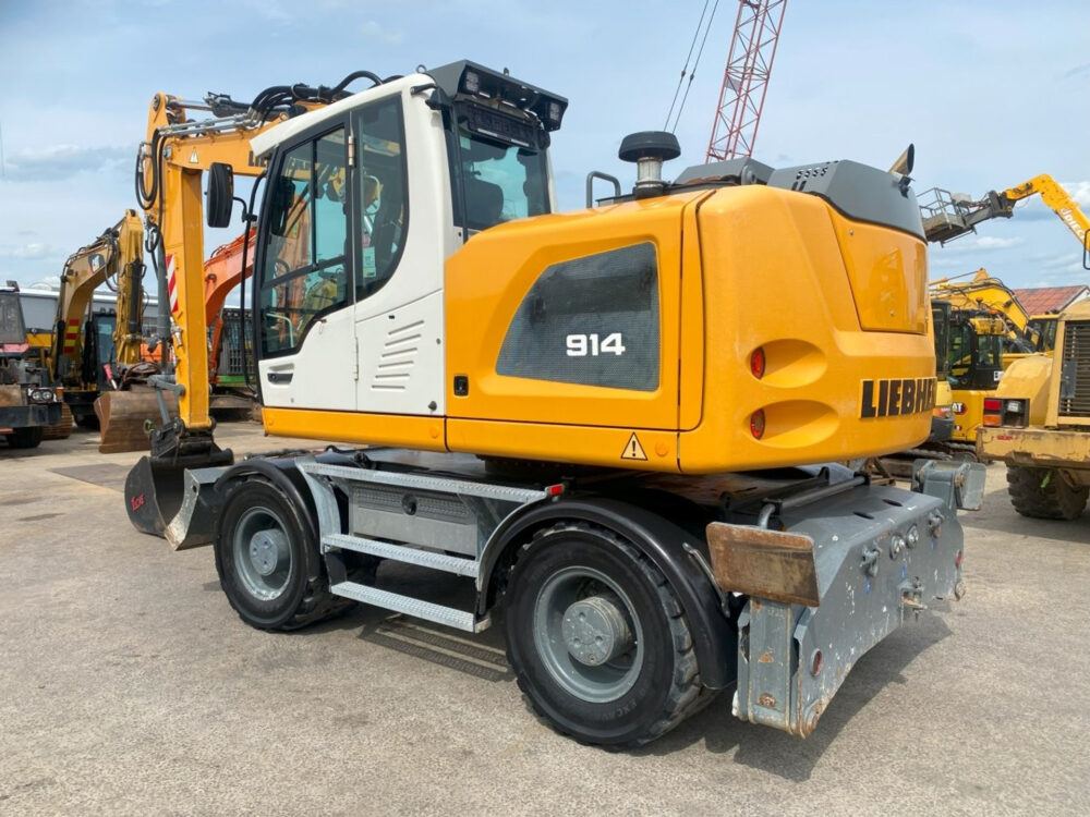 Liebherr A914  mobiele graafmachi