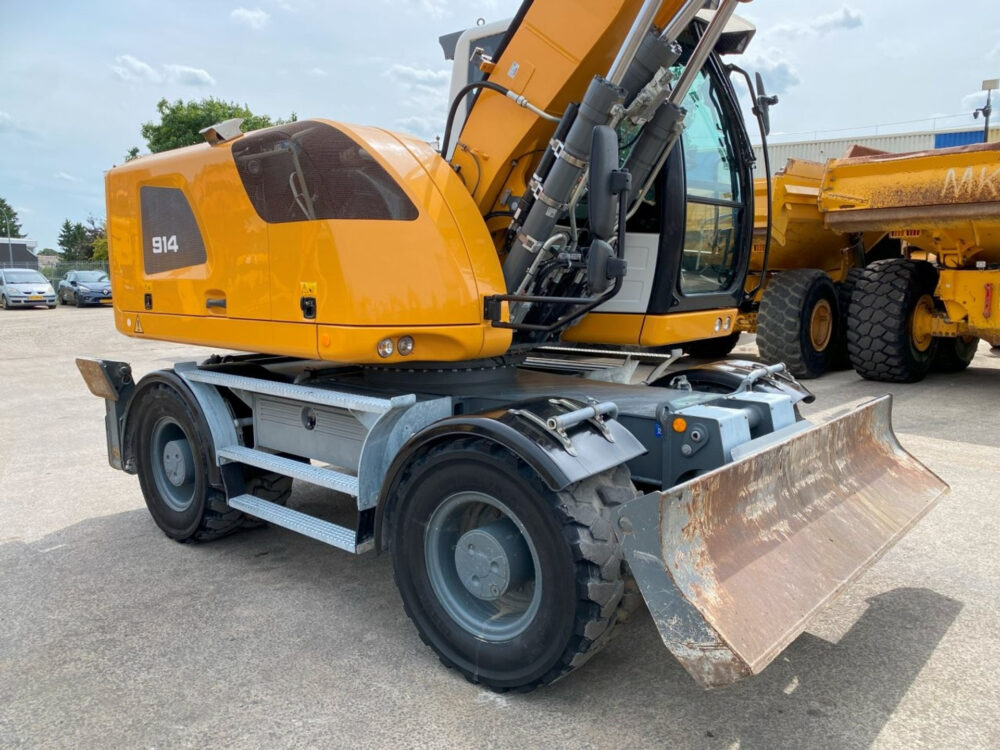 Liebherr A914  mobiele graafmachi