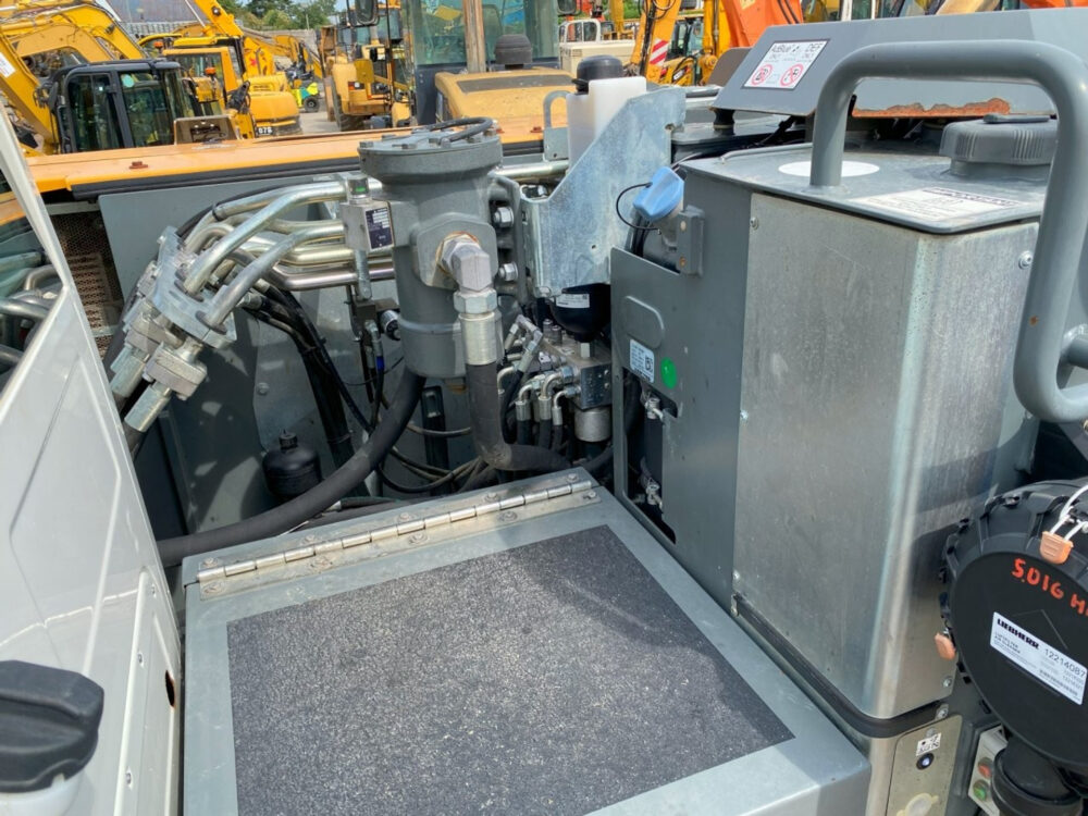 Liebherr A914  mobiele graafmachi
