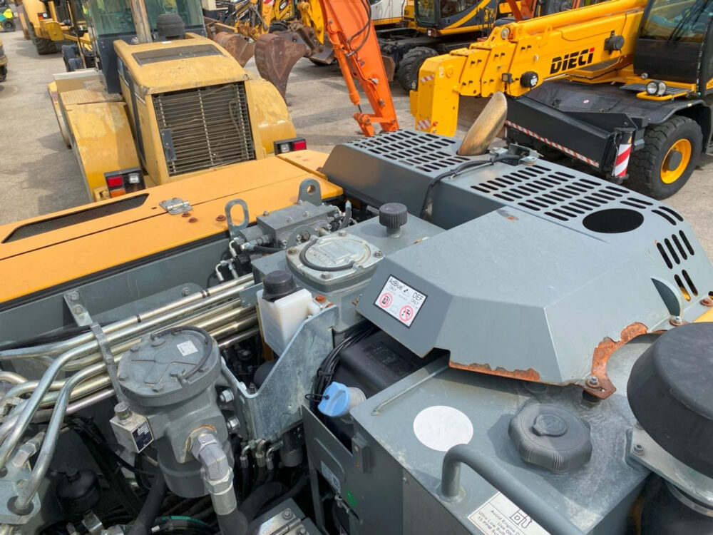 Liebherr A914  mobiele graafmachi