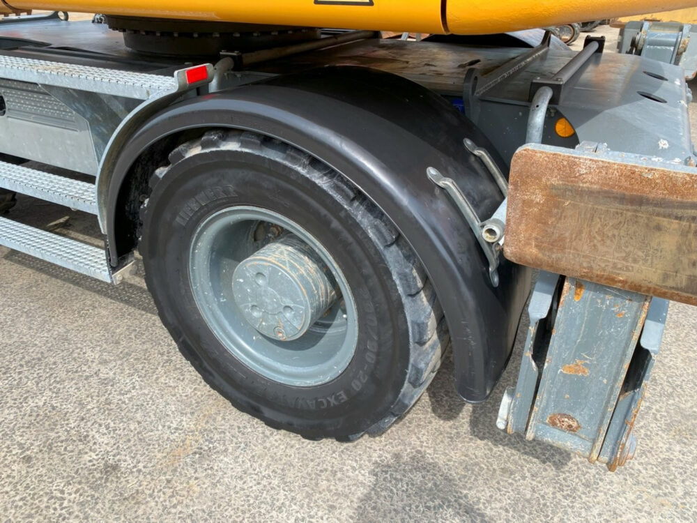 Liebherr A914  mobiele graafmachi