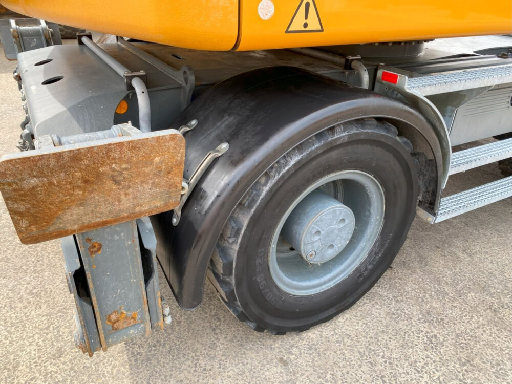 Liebherr A914  mobiele graafmachi
