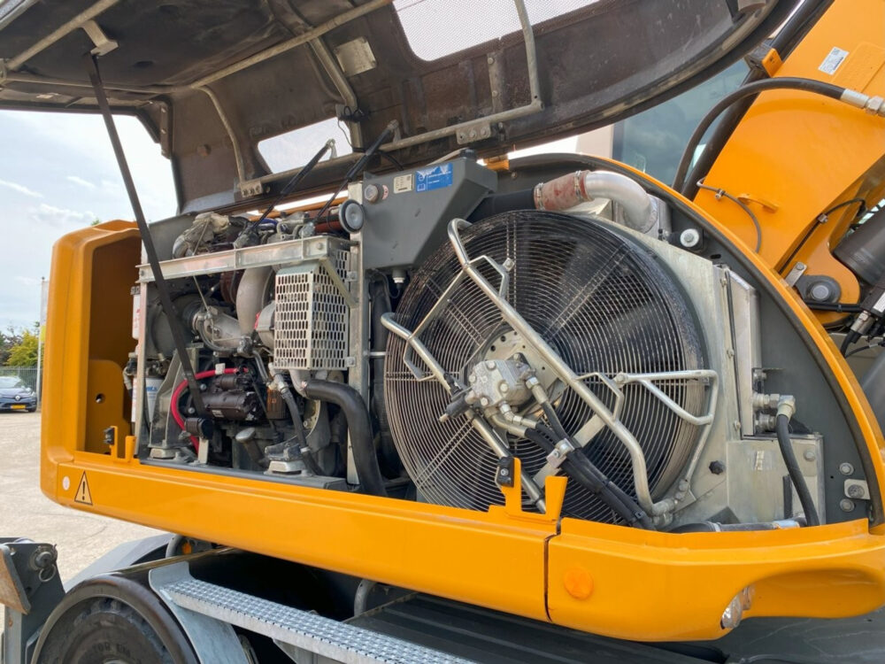 Liebherr A914  mobiele graafmachi