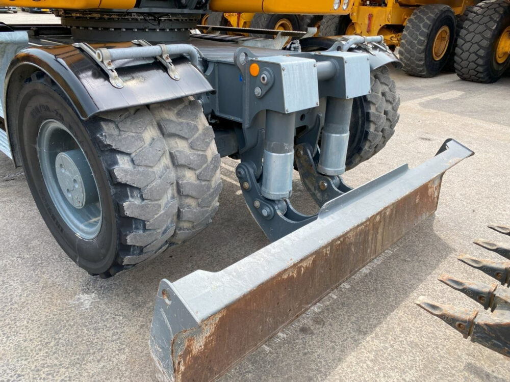 Liebherr A914  mobiele graafmachi