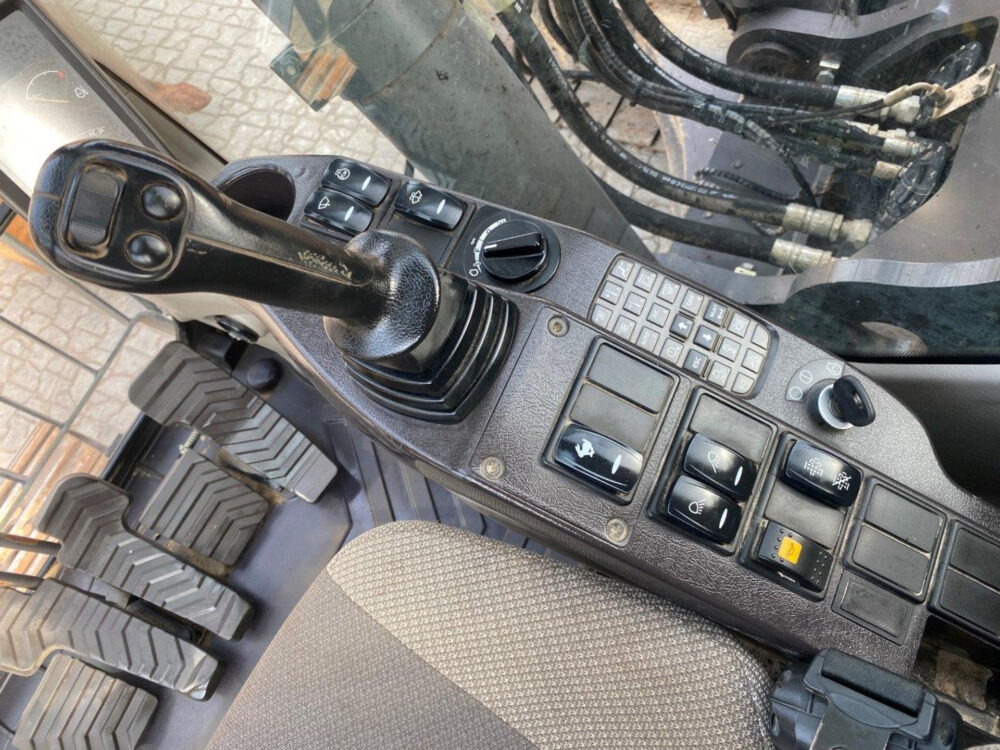 Volvo EC 250 DNL rupsgraafmachine