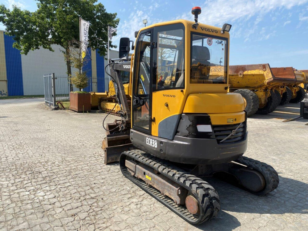 Volvo ECR38 minigraafmachine