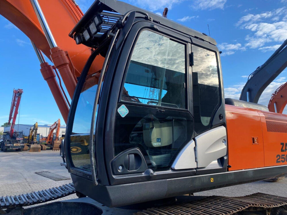 Hitachi ZX250 LCN-5 rupsgraafmachine