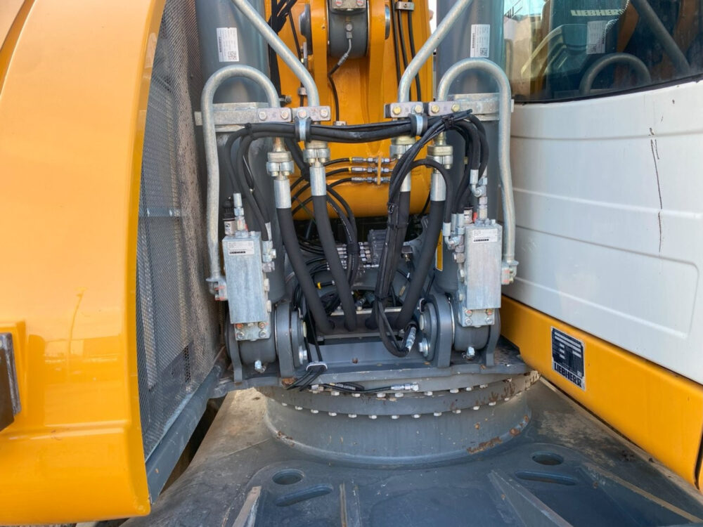Liebherr R920 NLC compact rupsgraafmach