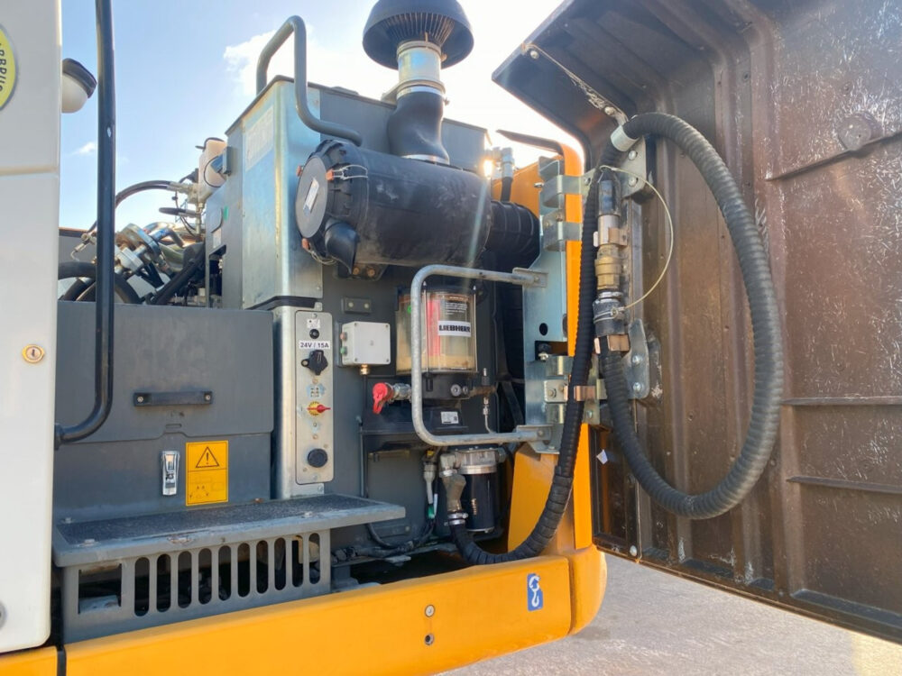 Liebherr R920 NLC compact rupsgraafmach