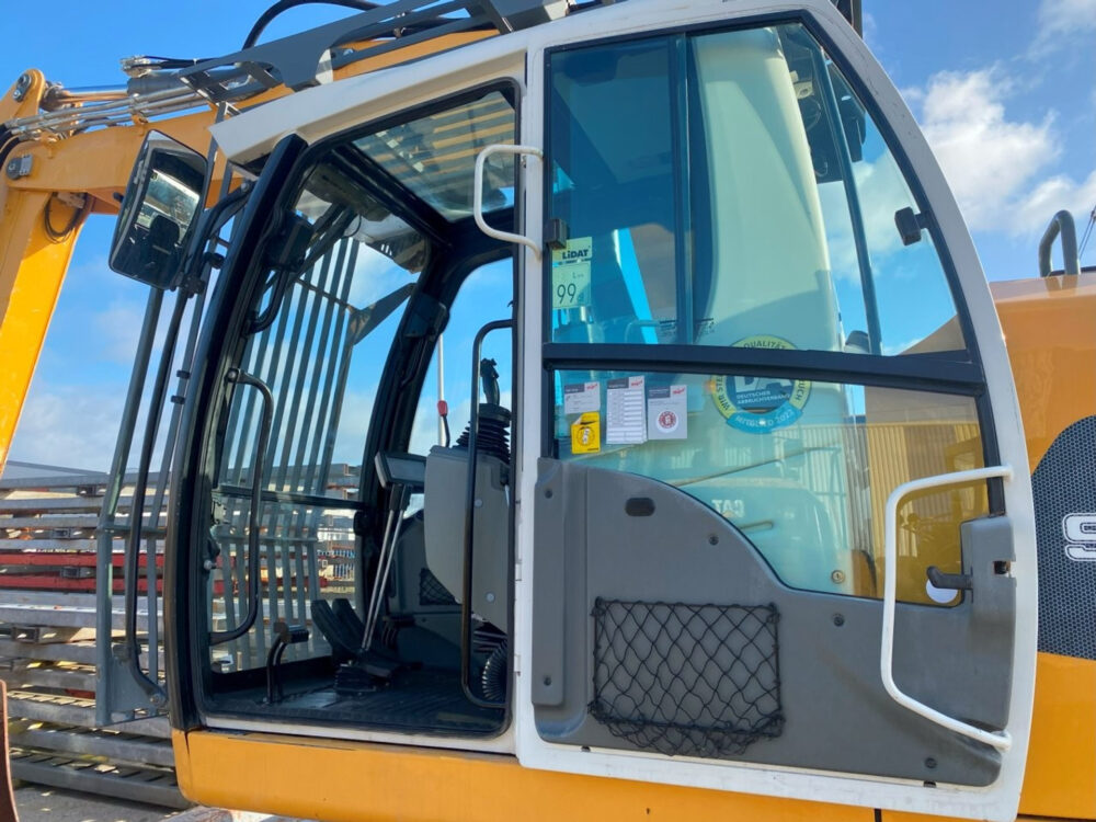 Liebherr R920 NLC compact rupsgraafmach