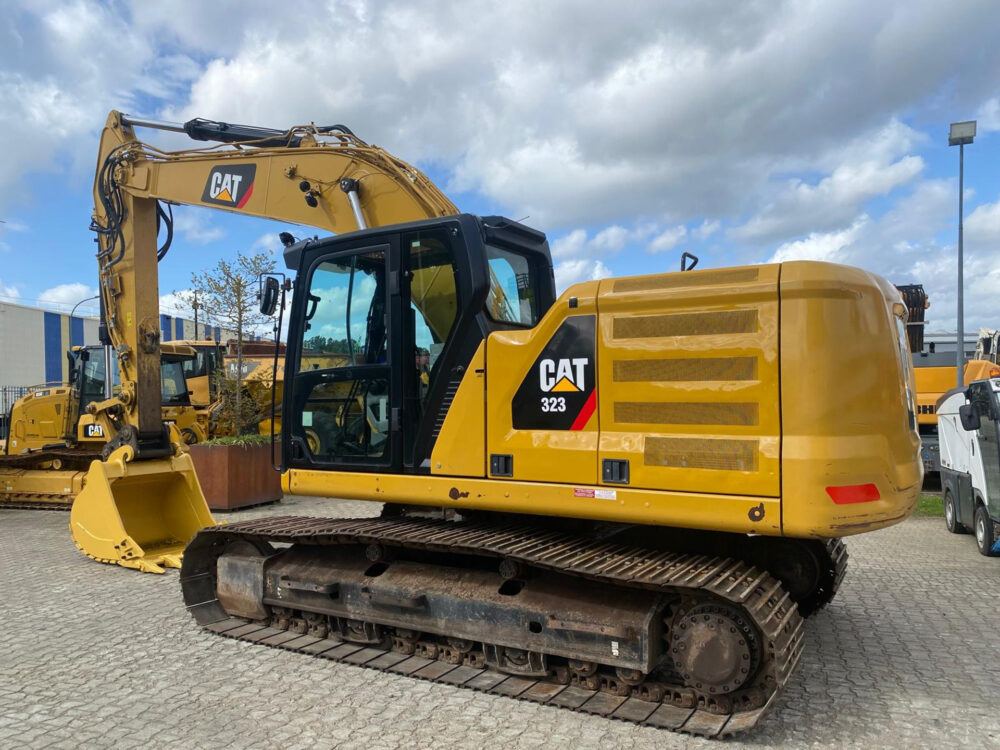 Caterpillar 323 07A rupsgraafmachine