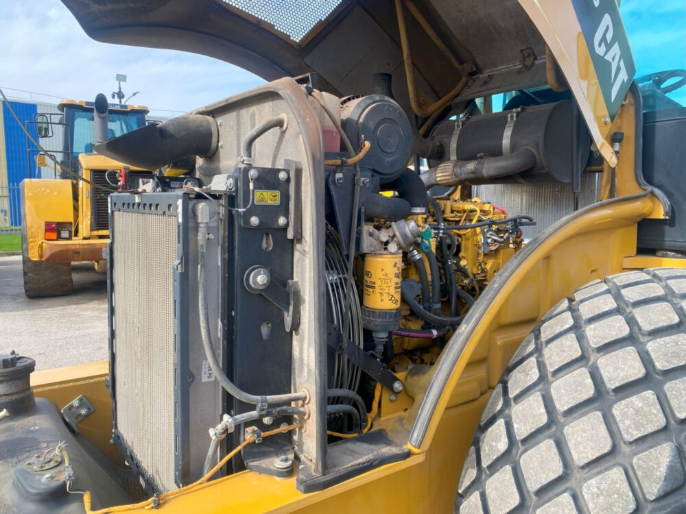 Caterpillar CS64B wals