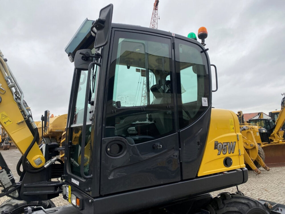 Yanmar B95W mobiele graafmachine