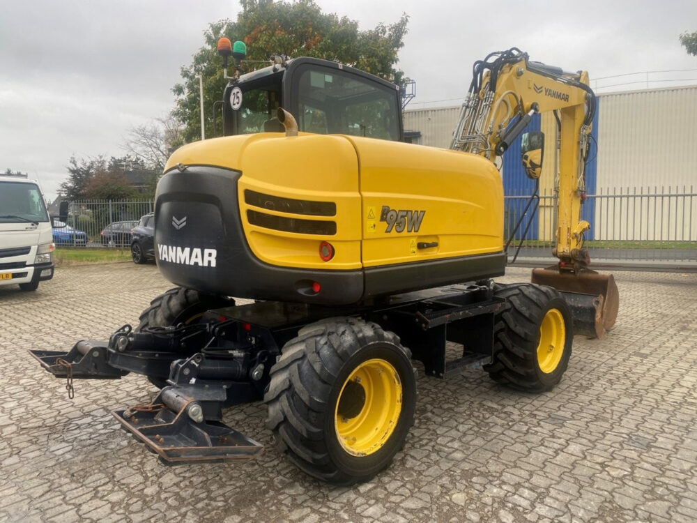 Yanmar B95W mobiele graafmachine