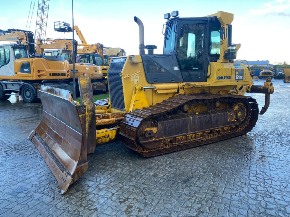 Komatsu D61 EX-15E0 bulldozer