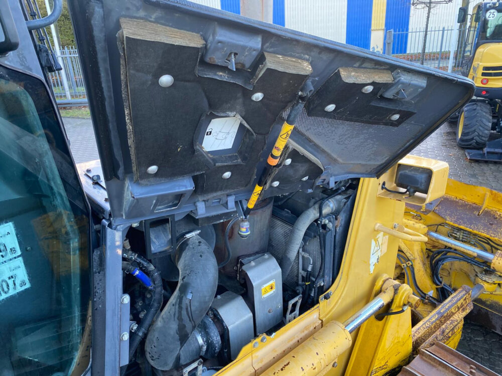 Komatsu D61 EX-15E0 bulldozer