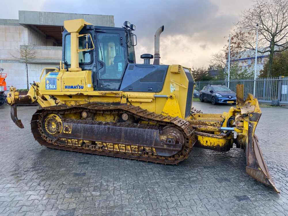Komatsu D61 EX-15E0 bulldozer