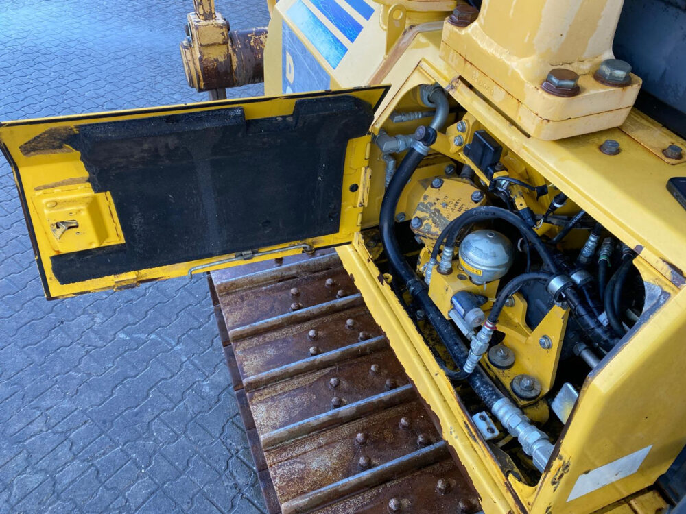 Komatsu D61 EX-15E0 bulldozer