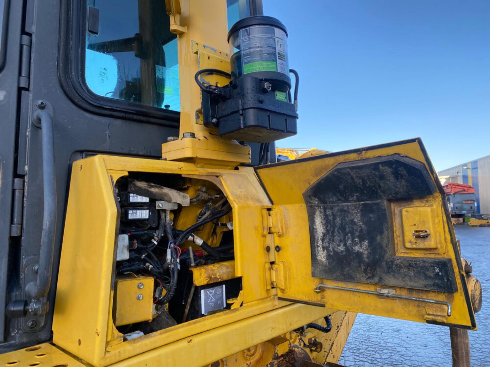 Komatsu D61 EX-15E0 bulldozer