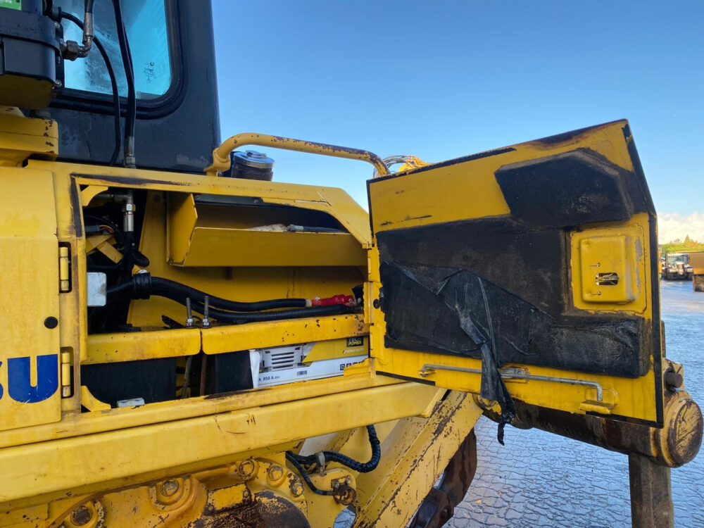 Komatsu D61 EX-15E0 bulldozer