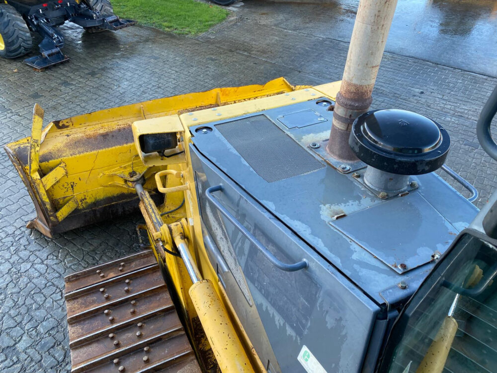 Komatsu D61 EX-15E0 bulldozer