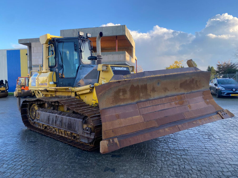 Komatsu D61 EX-15E0 bulldozer