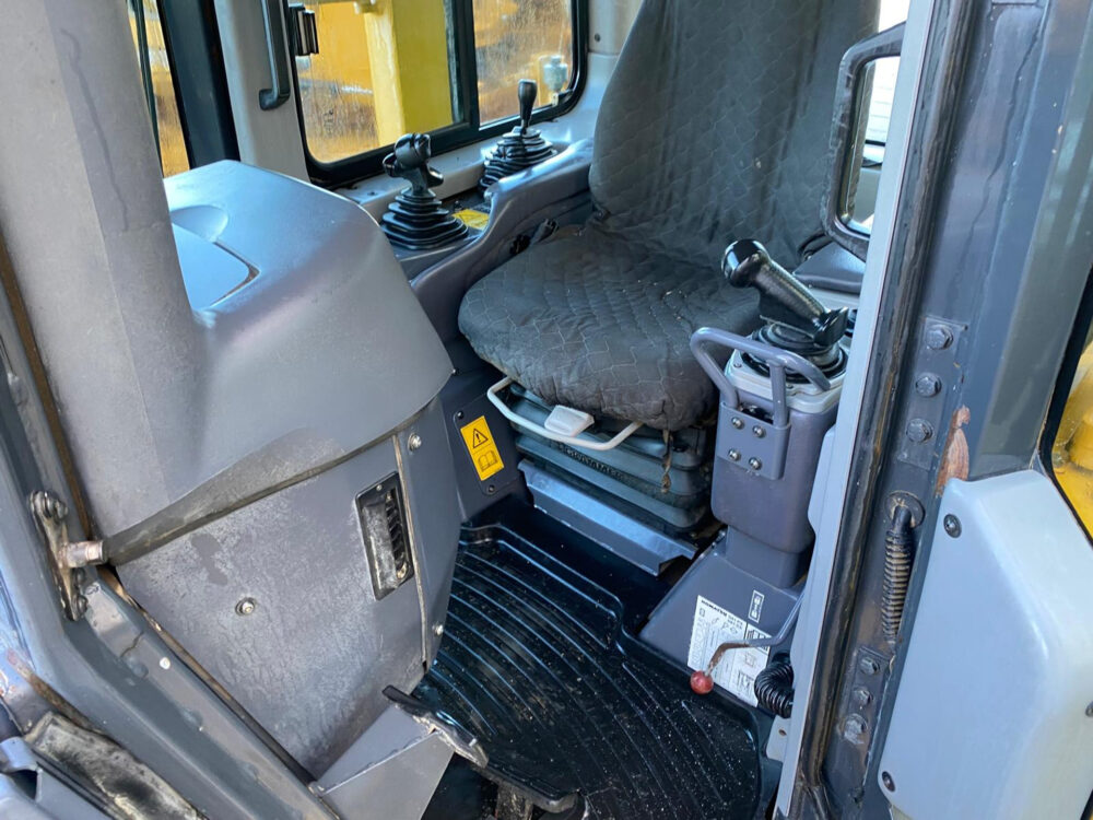 Komatsu D61 EX-15E0 bulldozer