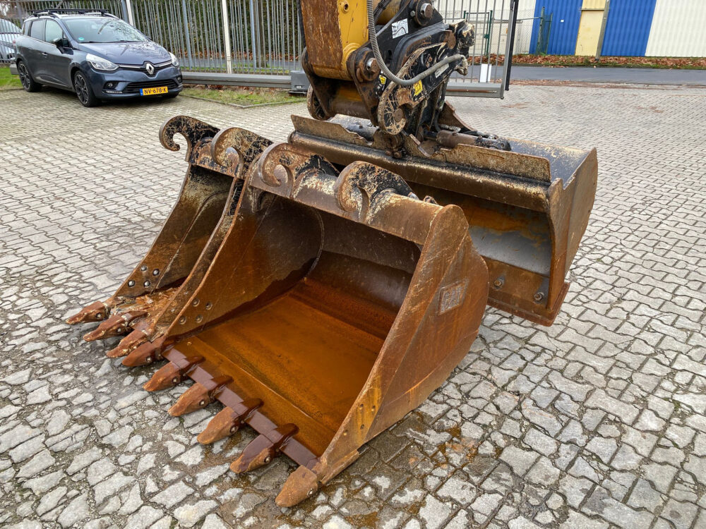 Caterpillar 315 07B NG rupsgraafmachine