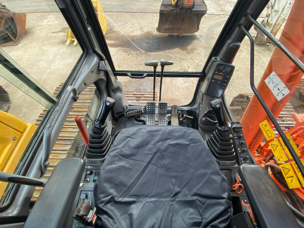 Hitachi ZX 225 USRLC rupsgraafmachine