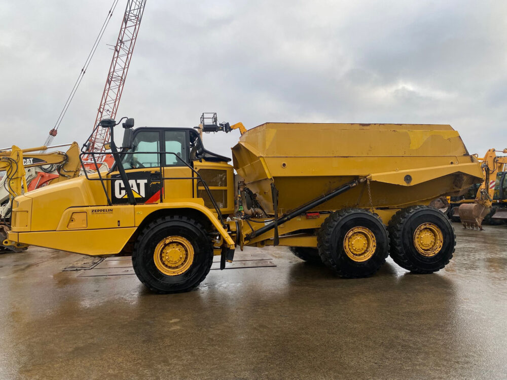 Caterpillar 725C2 6×6 dumper