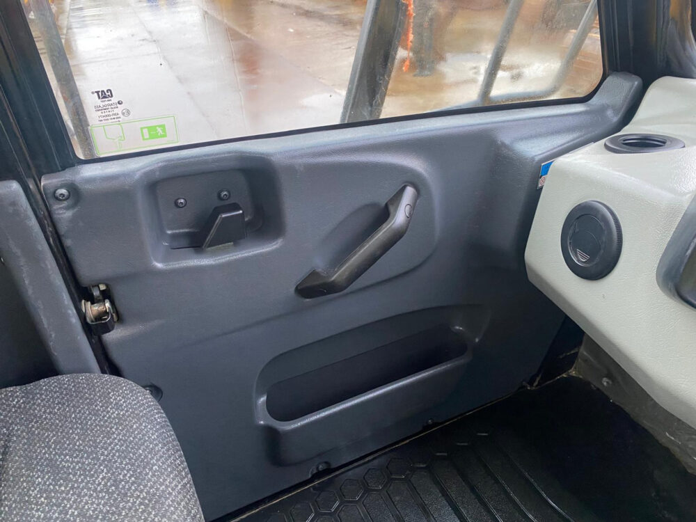 Caterpillar 725C2 6×6 dumper