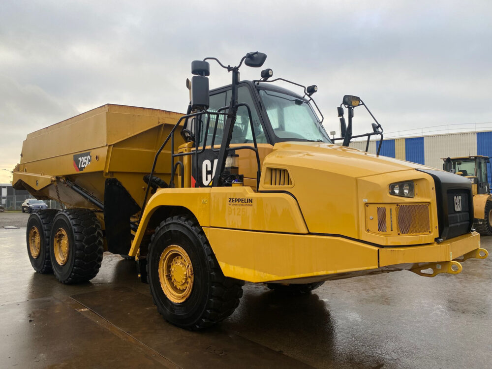 Caterpillar 725C2 6×6 dumper
