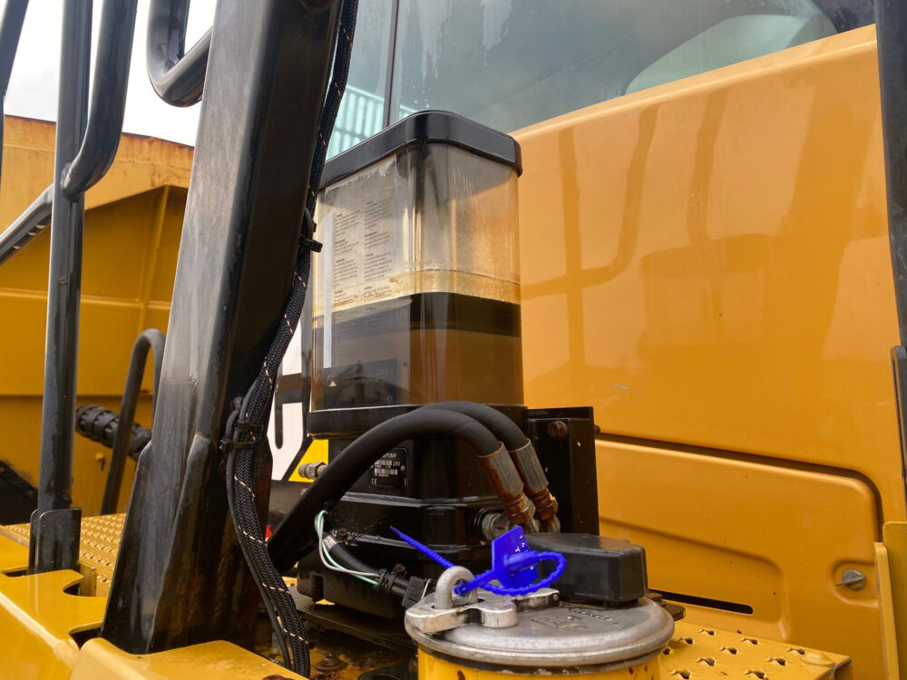 Caterpillar 725C2 6×6 dumper