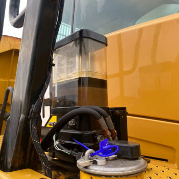 Caterpillar 725C2 6×6 dumper