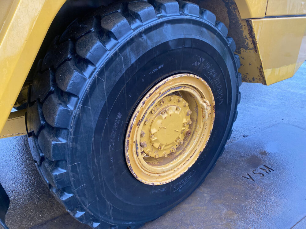 Caterpillar 725C2 6×6 dumper