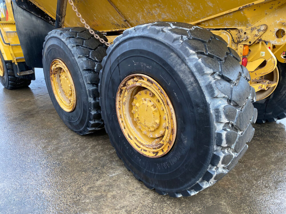 Caterpillar 725C2 6×6 dumper