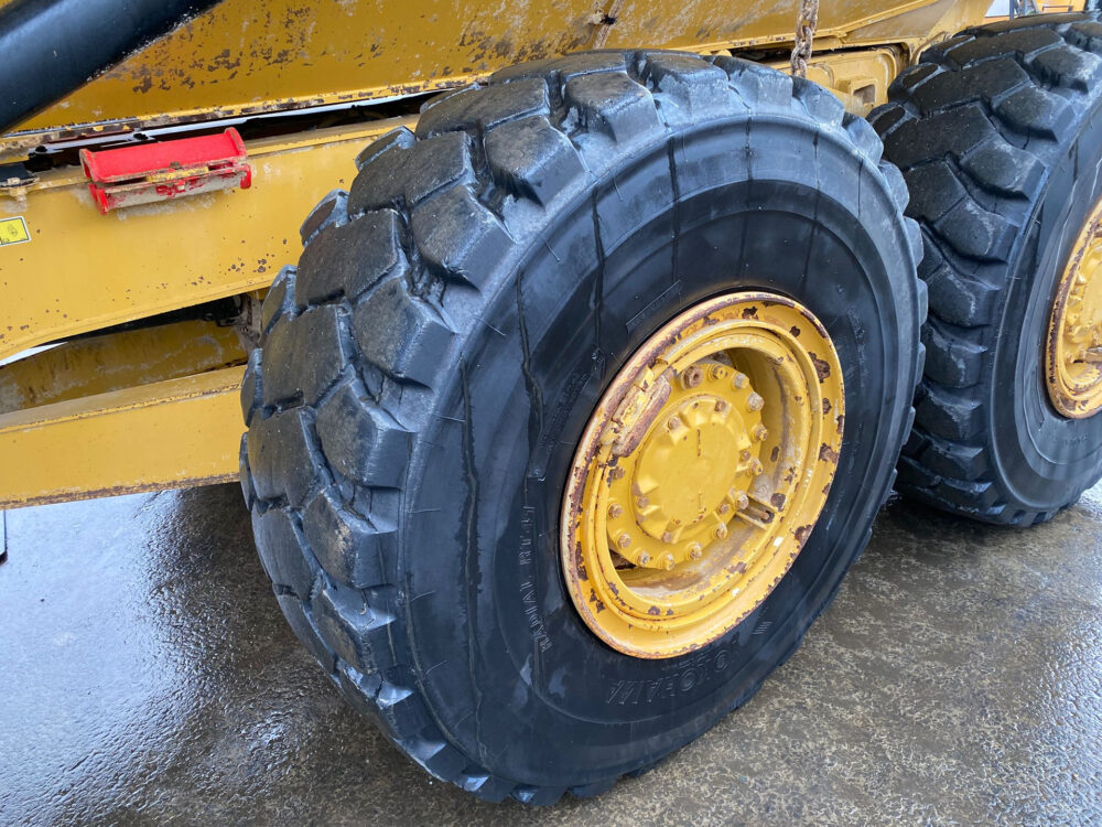 Caterpillar 725C2 6×6 dumper