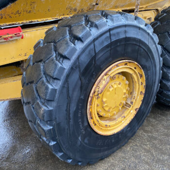 Caterpillar 725C2 6×6 dumper