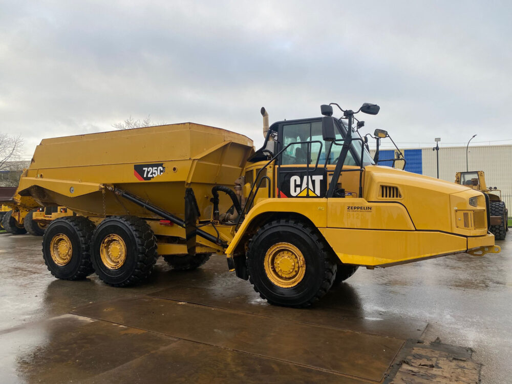 Caterpillar 725C2 6×6 dumper