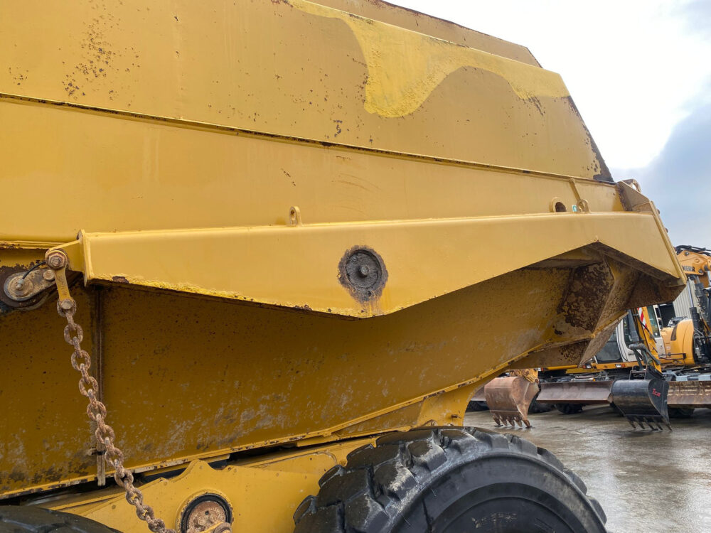 Caterpillar 725C2 6×6 dumper
