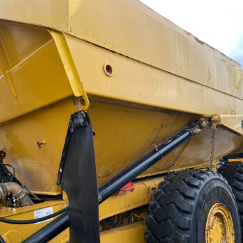 Caterpillar 725C2 6×6 dumper