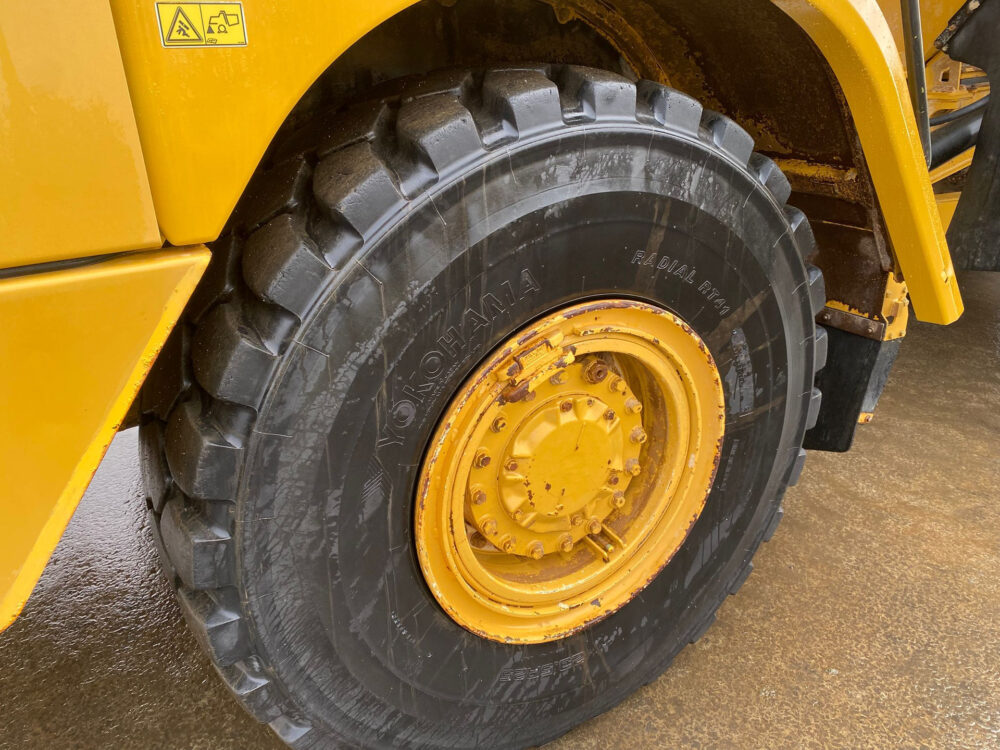 Caterpillar 725C2 6×6 dumper