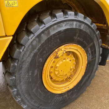 Caterpillar 725C2 6×6 dumper